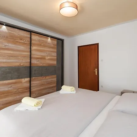 Spacious And Modern App With Big Terrace *