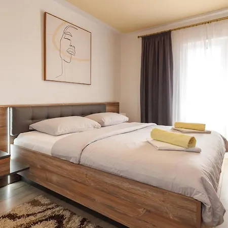 Spacious And Modern App With Big Terrace *