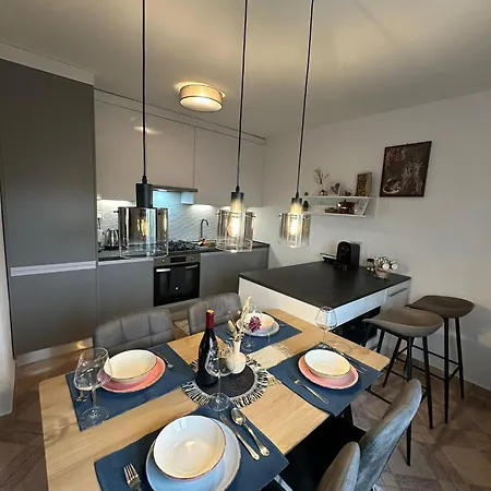 Spacious And Modern App With Big Terrace Apartmán Malinska
