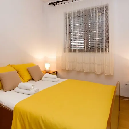 Lejlighed Spacious And Modern App With Big Terrace