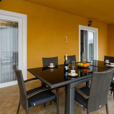 Spacious And Modern App With Big Terrace * Malinska