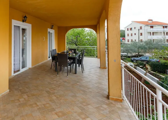 Spacious And Modern App With Big Terrace * Malinska