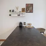 Spacious And Modern App With Big Terrace 말린스카