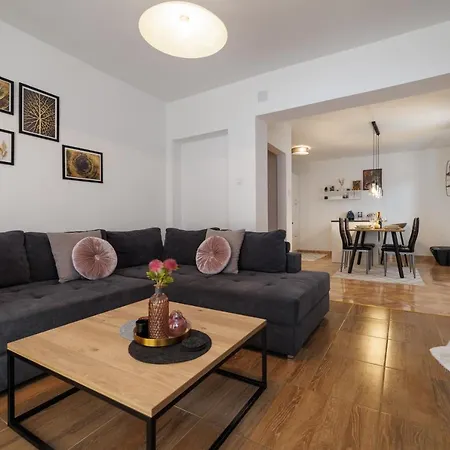 Apartment Spacious And Modern App With Big Terrace Malinska