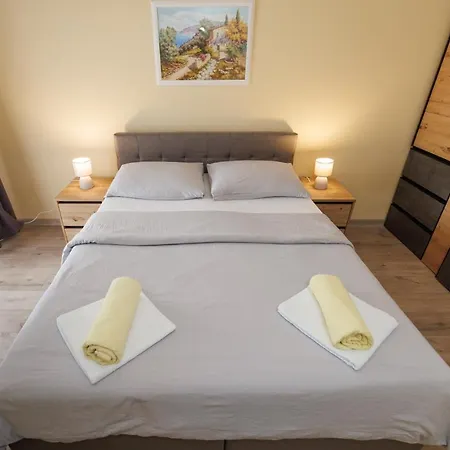 Apartmán Spacious And Modern App With Big Terrace