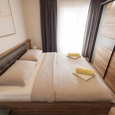 Spacious And Modern App With Big Terrace Apartmán *