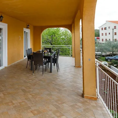 Spacious And Modern App With Big Terrace * Malinska