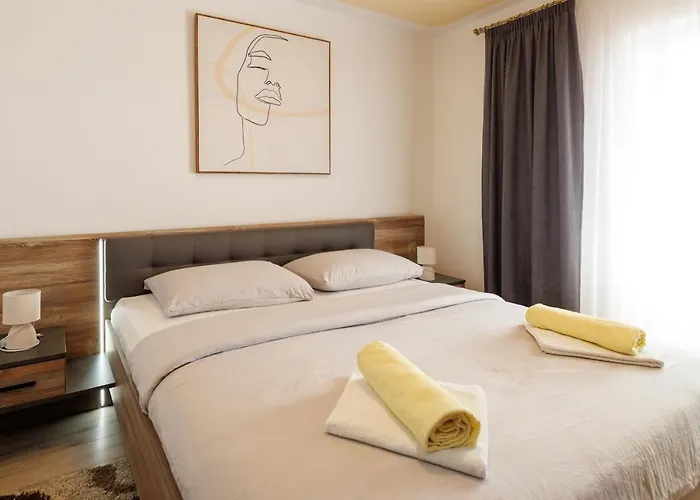 Spacious And Modern App With Big Terrace *