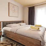 Spacious And Modern App With Big Terrace *